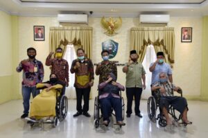 PT Taspen Cabang Pematang Siantar Serahkan Bantuan 5 unit Kursi Roda ke Pemko Padangsidimpuan