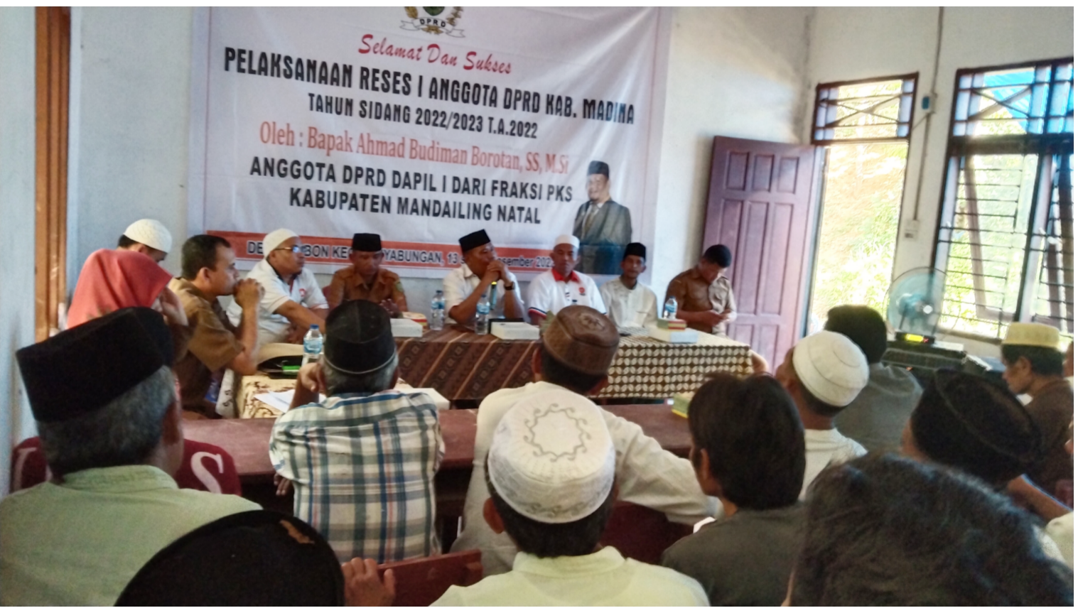 Ahmad Budiman Borotan Anggota DPRD Madina jemput aspirasi warga desa siobon jae. Fhoto : Syahren