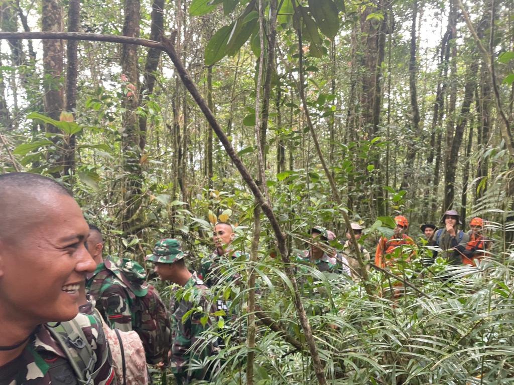 Sejumlah tim gabungan sudah berada di tengah hutan daerah Rawa Sioncim pencarian orang hilang, fhoto : istimewa.