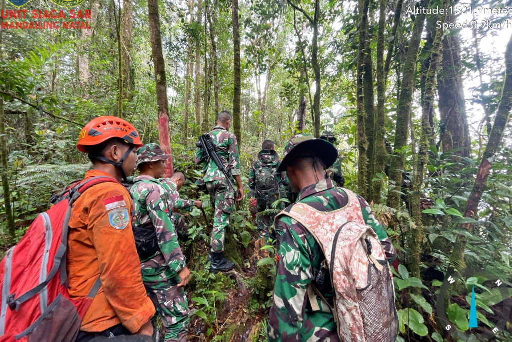 Hari ke-6 Nihil, Tim Gabungan lanjutkan pencarian orang hilang di hutan Madina, fhoto : Syahren.