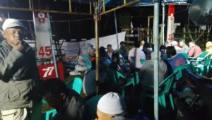 Ratusan warga Singkuang l duduki lahan PT Rendi Permata Raya, mereka memilih tinggal dibawah tenda sampai tuntutan mereka di penuhi, Senin (20/3/2023) fhoto : istimewa.