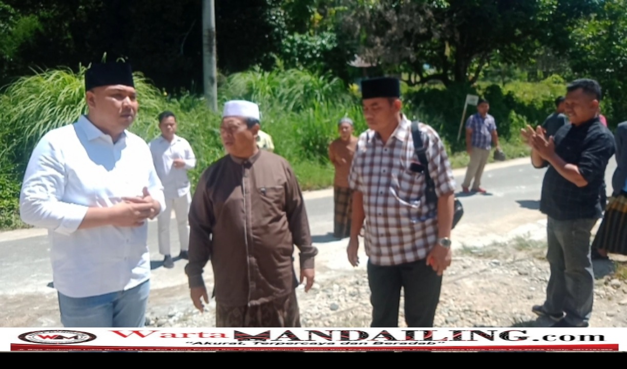 Kunjungan  silaturahmi politisi partai Gerindra  itu didampingi tokoh masyarakat Kotanopan  Hamdani Nasution  dan rombongan lainnya. fhoto : Istimewa.