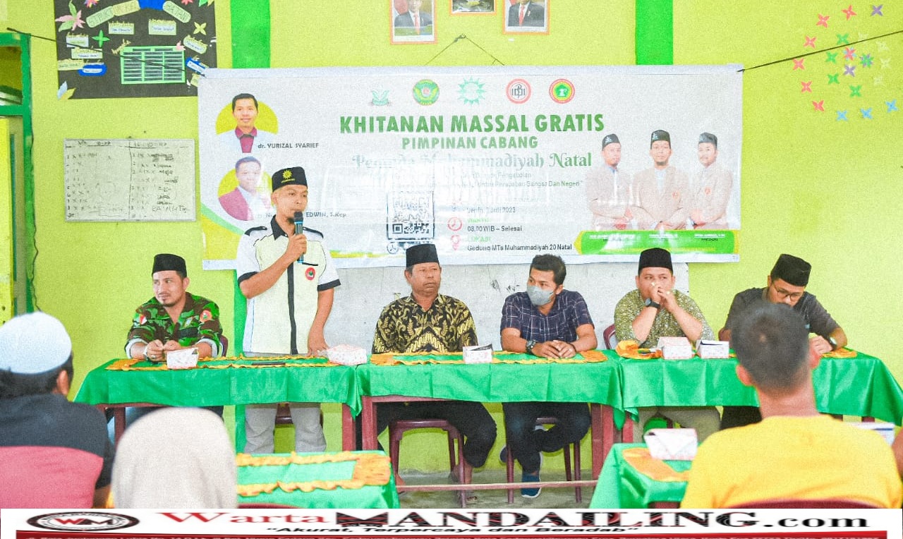 Pimpinan Cabang Pemuda Muhammadiyah (PCPM) Natal menggelar bakti sosial bagi masyarakat melalui kegiatan Khitan Massal Gratis di Kecamatan Natal, senin (3/7/2023) fhoto : istimewa.