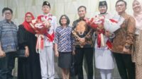 Nabil Arya Barata Lubis, Davina Anis Raisha anggota Pasukan Pengibar Bendera Pusaka (Paskibraka) Nasional 2023 tiba di Bandara Kualanamu Sumatera Utara, disambut bangga oleh Kaban Kesbangpol Sumut Ardan Noor, dan didampingi ke dua orangtua masing-masing, Rabu (23/08/2023) fhoto : istimewa.
