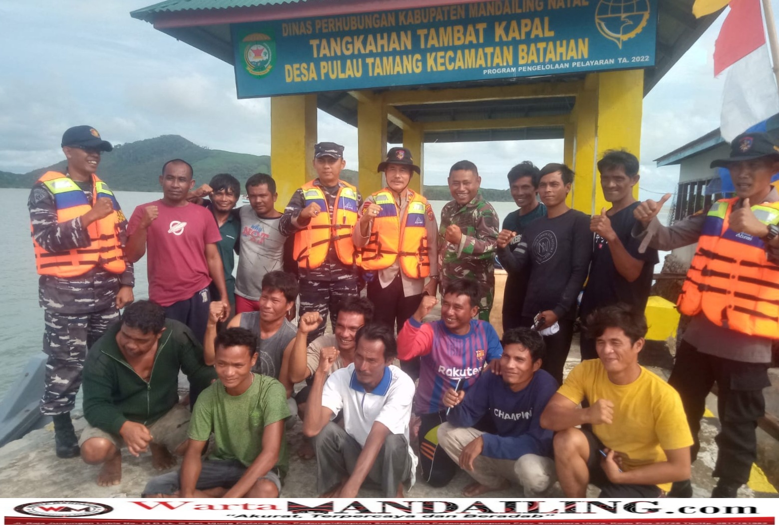14 ABK kapal nelayan tenggelam di Perairan Pulau Tamang, 12 sehat di mess Pemkab Madina Batahan, dua orang lagi masih dirawat karena lemas dan trauma, Senin (14/8/2023) fhoto : Istimewa.