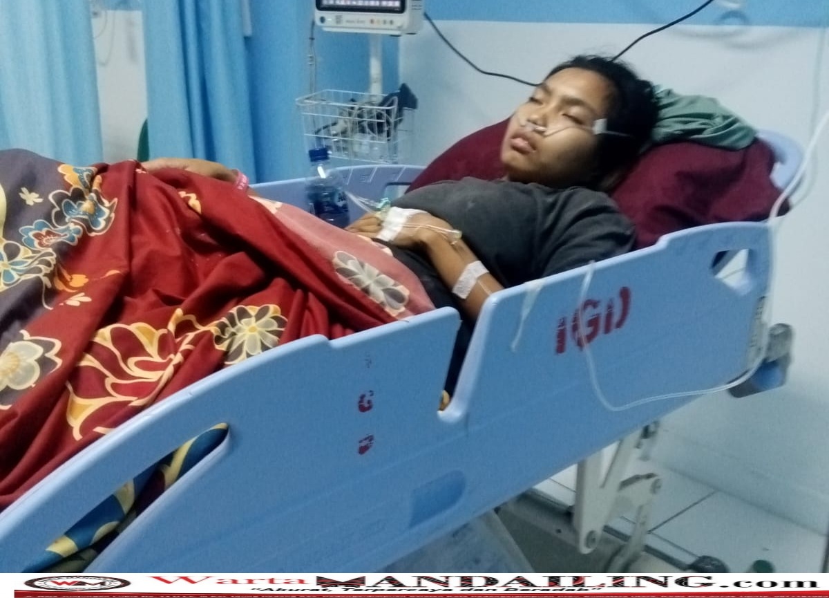 Siti Khoirunnisah pengidap tumor asal Madina, sudah dua bulan berada di rumah sakit Unand Padang, Sumatera Barat, untuk menjalani perawatan penyakit yang dideritanya, Kamis (31/8/2023) fhoto : Syahren/Wartamandailing.
