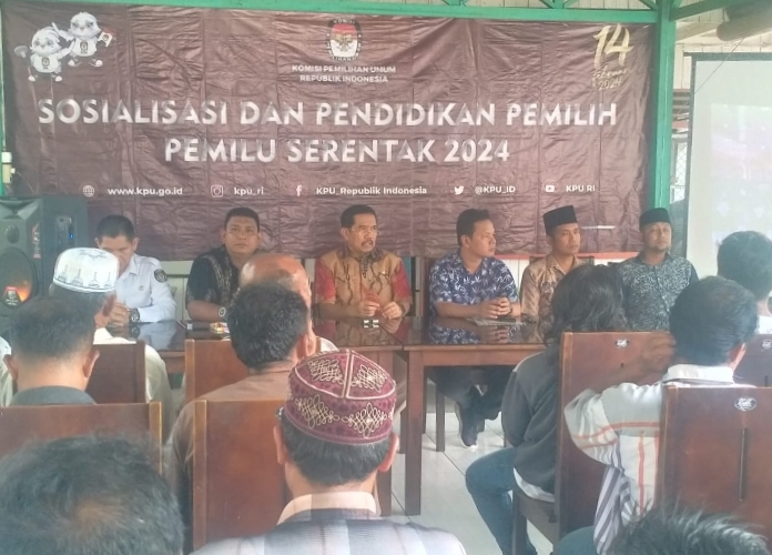 Anggota komisi ll DPR-RI Ongku P Hasibuan gelar sosialisasi pemilu serentak 2024 di Madina, Kamis (19/10/2023) fhoto : Wartamandailing.