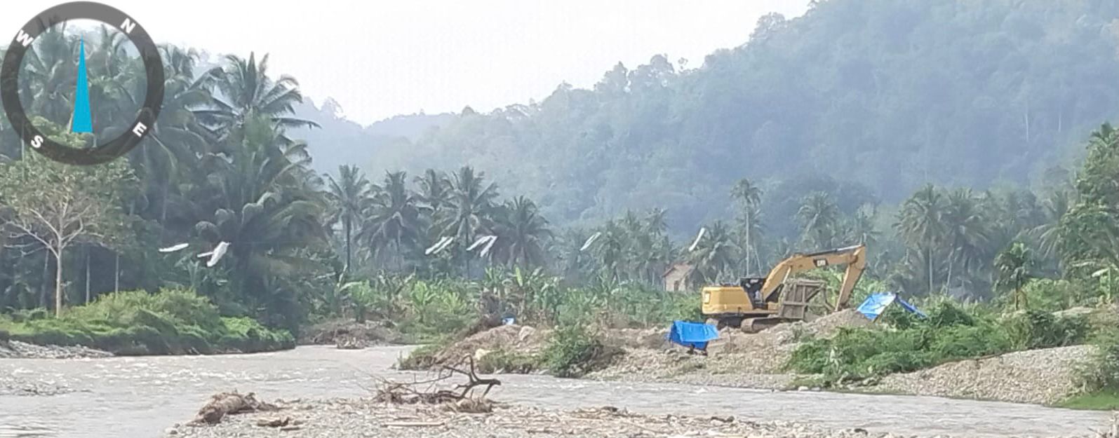 PETI, tampak excavator ini beroperasi disekitar Daerah Aliran Sungai (DAS) Sungai Batang Gadis, fhoto : Istimewa.