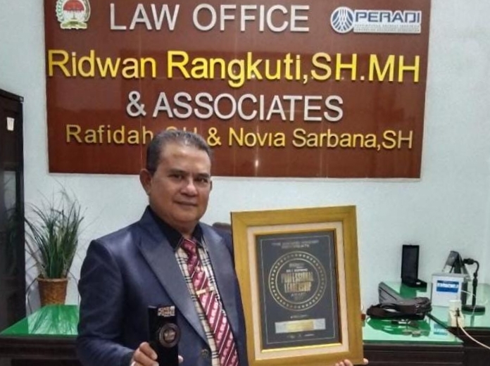 Praktisi Hukum Senior di Wilayah Tapanuli Bagian Selatan (Tabagsel) Ridwan Rangkuti SH, MH, Sabtu (13-1-2024) fhoto : Istimewa.