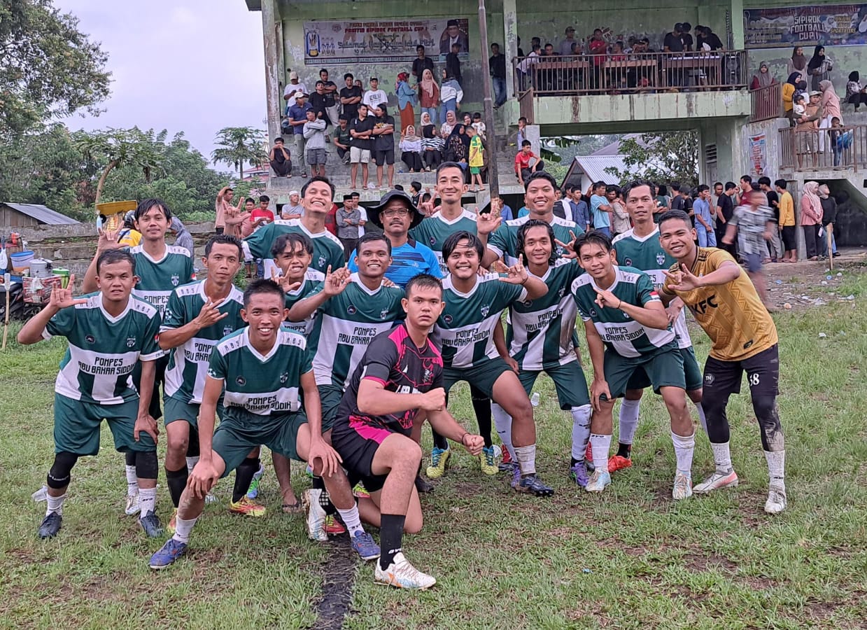 Kesebelasan Tor Nangge (TN) Sipirok, Kabupaten Tapanuli Selatan raih Juara III, pada Turnamen Sipirok Football I Cup 2024, Sabtu (27/4/2024) fhoto : Istimewa.