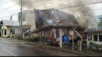 Rumah tua peninggalan zaman belanda di kotanopan terbakar, fhoto : Istimewa.