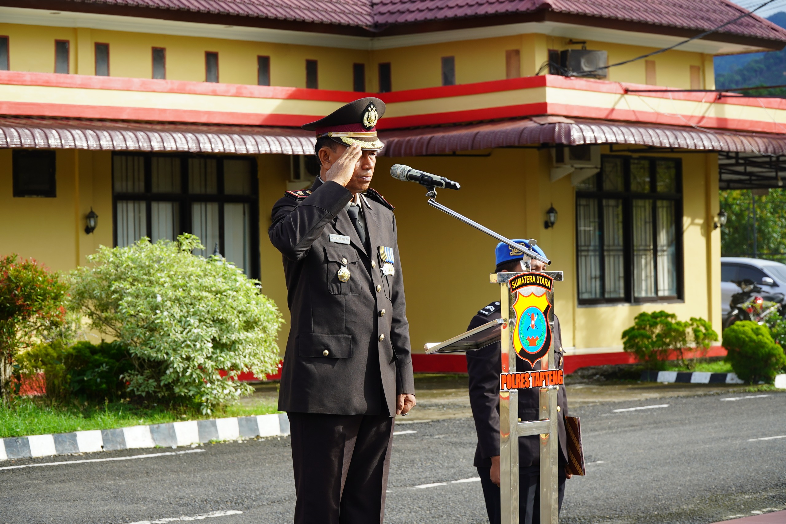 Upacara Hari Lahir Pancasila dipimpin oleh Waka Polres Tapteng Kompol Kamaluddin Nababan, SH, Sabtu (1/6/2024) fhoto : Istimewa.