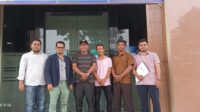 Rinaldi (Kaur) Desa Suka Maju didampingi pengacara dan tim saat melayangkan gugatan terhadap Kades Suka Maju di PTUN Medan, fhoto : Istimewa.