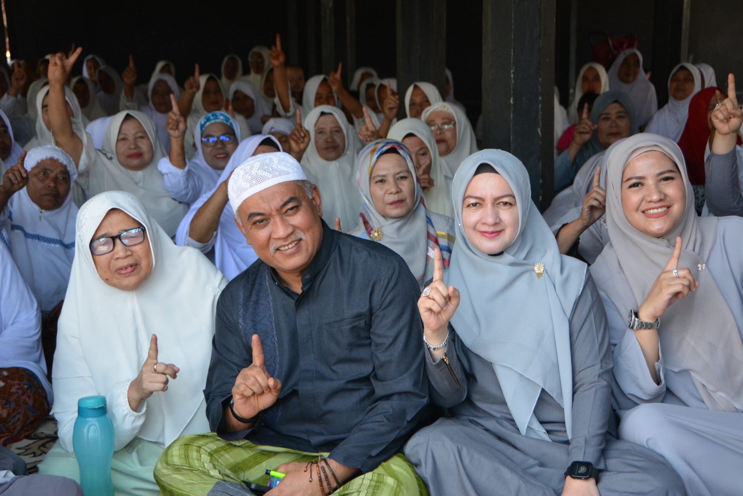 Juda keksa bobo va uning nabirasining onlayn pornosini tomosha qiling Porno uxlab yotgan otaning yuziga otirdi